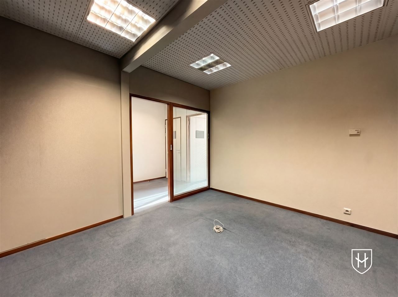 Praktijkruimte / Kantorencomplex 145 m2 op een absolute zichtlocatie in het centrum van Lanaken, tussen het Gemeenteplein en de Jan Rosierlaan.