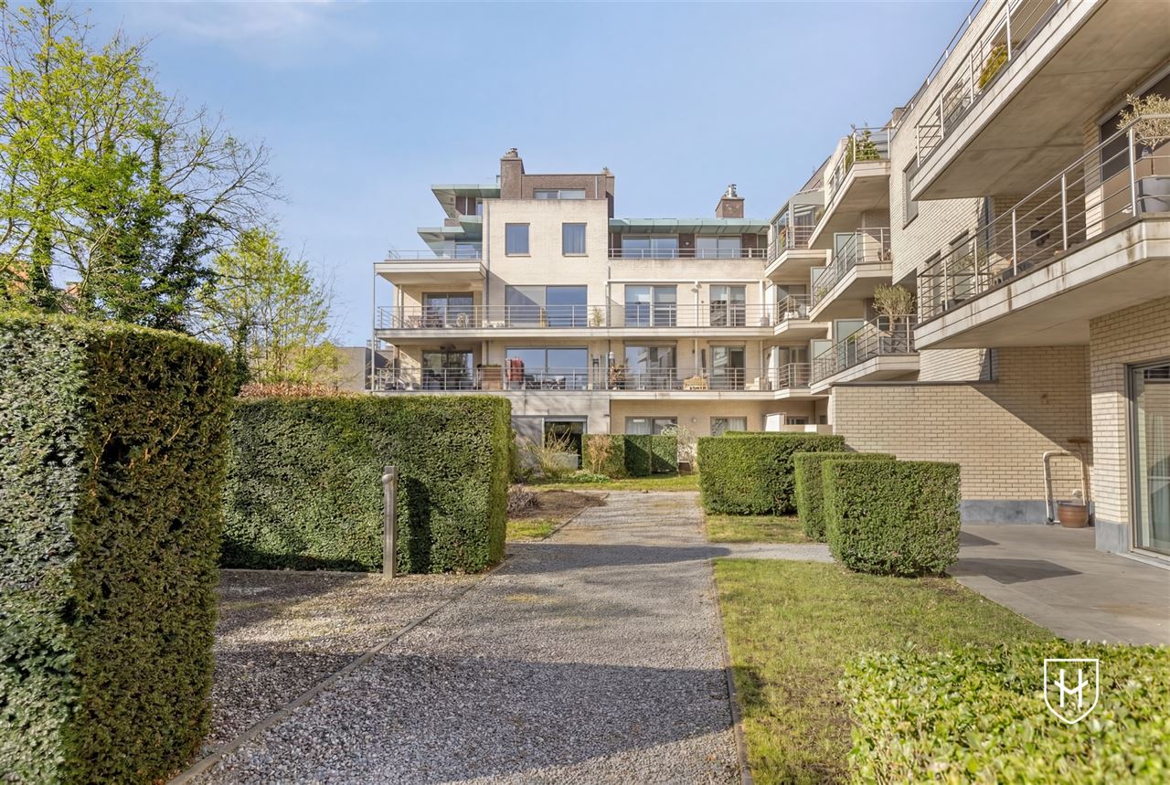Modern en hedendaags hoekappartement met 2 slaapkamers en zicht op parktuin