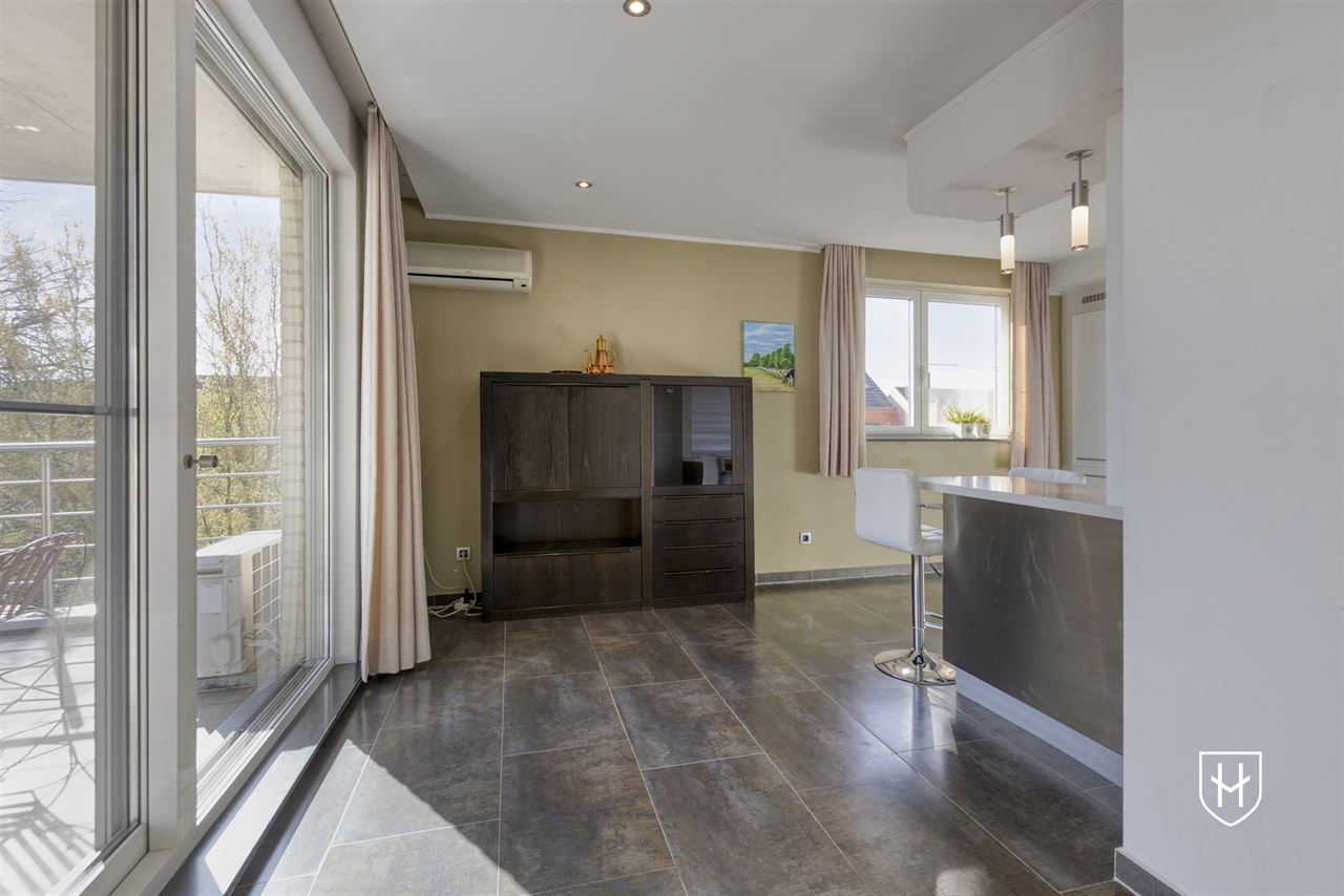 Appartement d'angle moderne et contemporain avec 2 chambres et vue sur le jardin du parc
