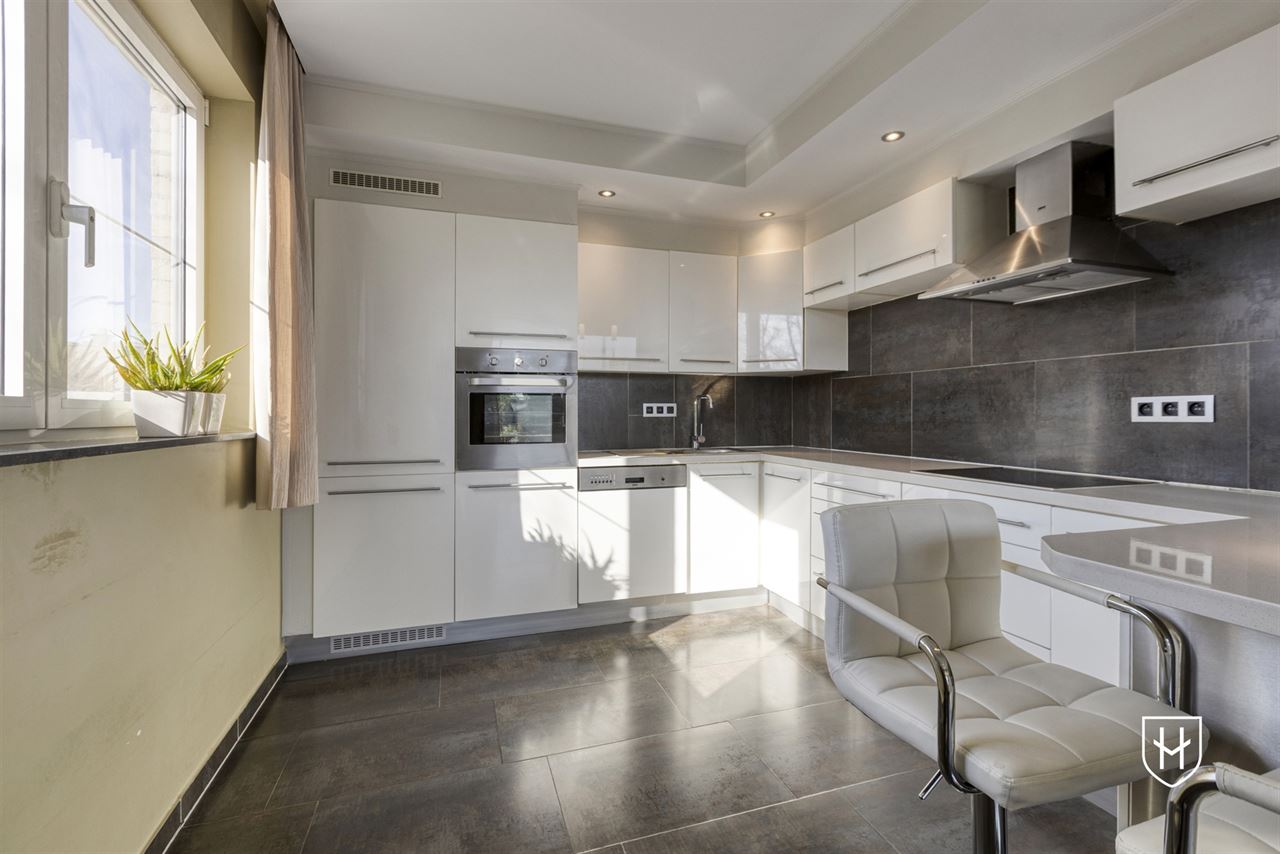 Appartement d'angle moderne et contemporain avec 2 chambres et vue sur le jardin du parc