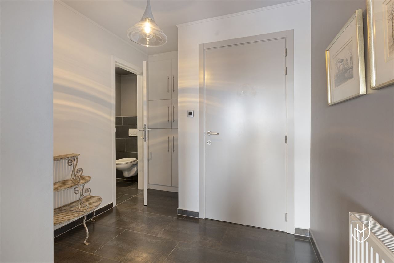 Appartement d'angle moderne et contemporain avec 2 chambres et vue sur le jardin du parc