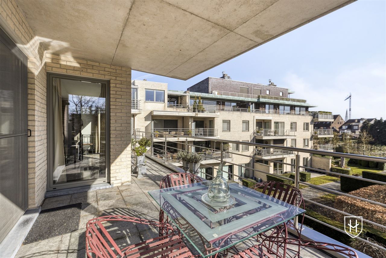 Modern en hedendaags hoekappartement met 2 slaapkamers en zicht op parktuin
