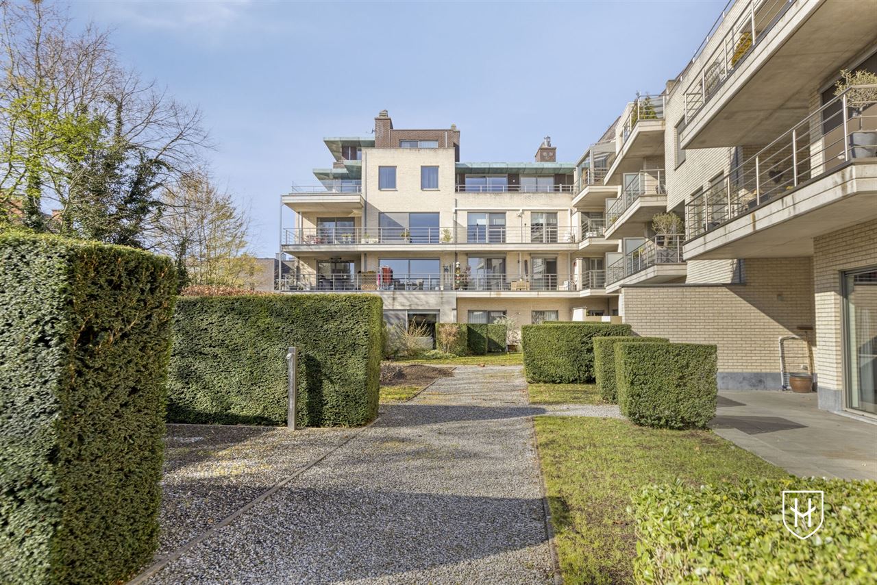 Modern en hedendaags hoekappartement met 2 slaapkamers en zicht op parktuin