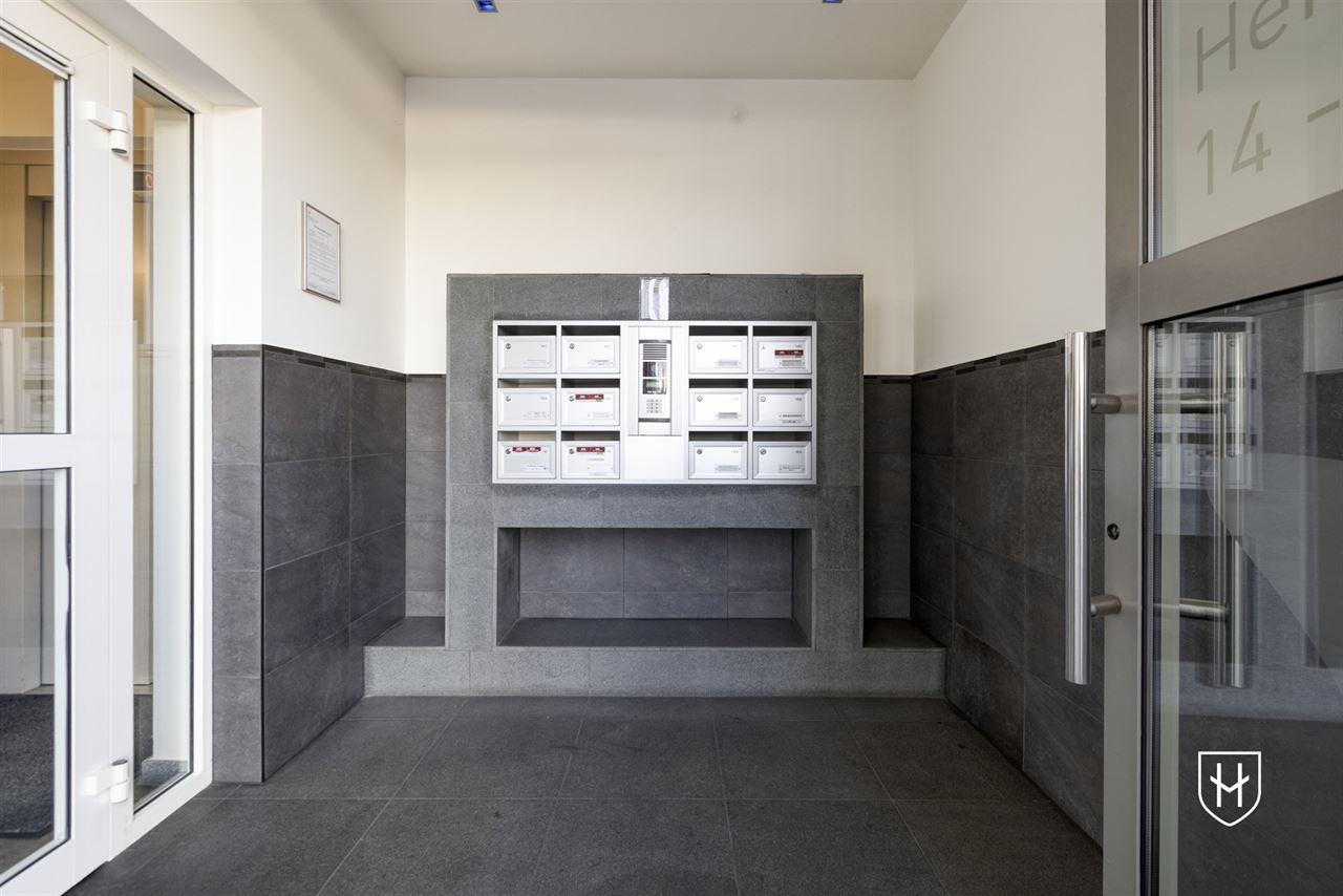Appartement d'angle moderne et contemporain avec 2 chambres et vue sur le jardin du parc