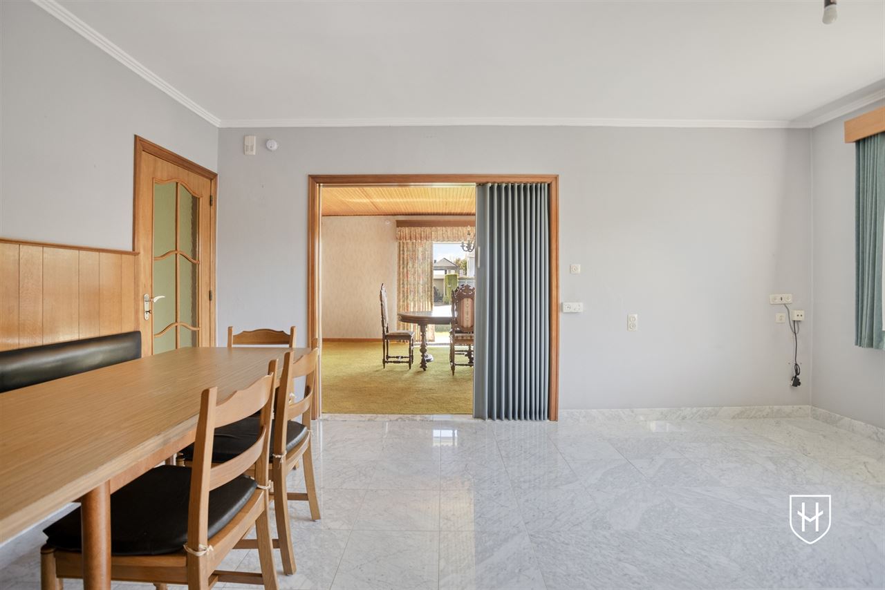 Goed onderhouden bungalowwoning met 3 slaapkamers, gelegen op een mooi perceel van maar liefst 10a 18ca, in een rustige en groene omgeving te Genk.