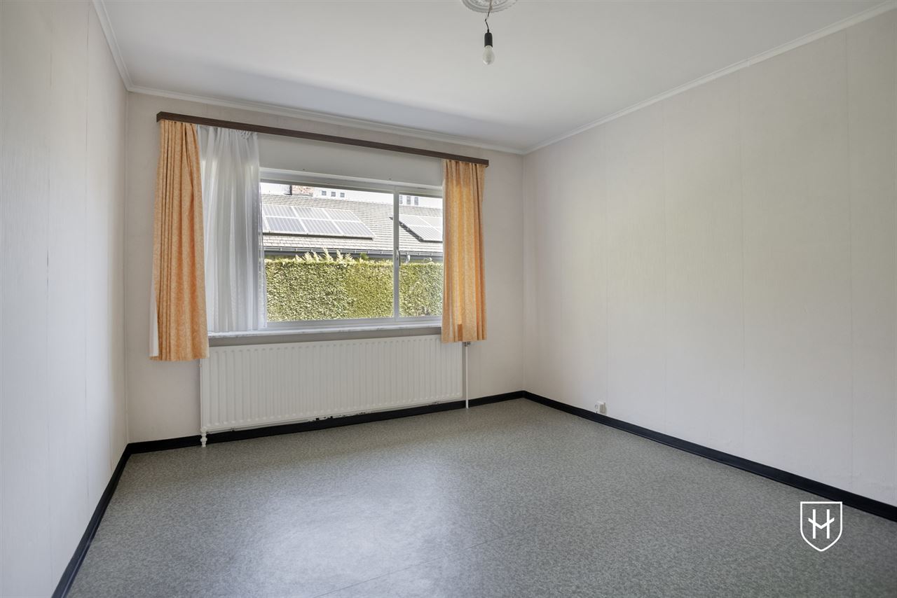 Goed onderhouden bungalowwoning met 3 slaapkamers, gelegen op een mooi perceel van maar liefst 10a 18ca, in een rustige en groene omgeving te Genk.