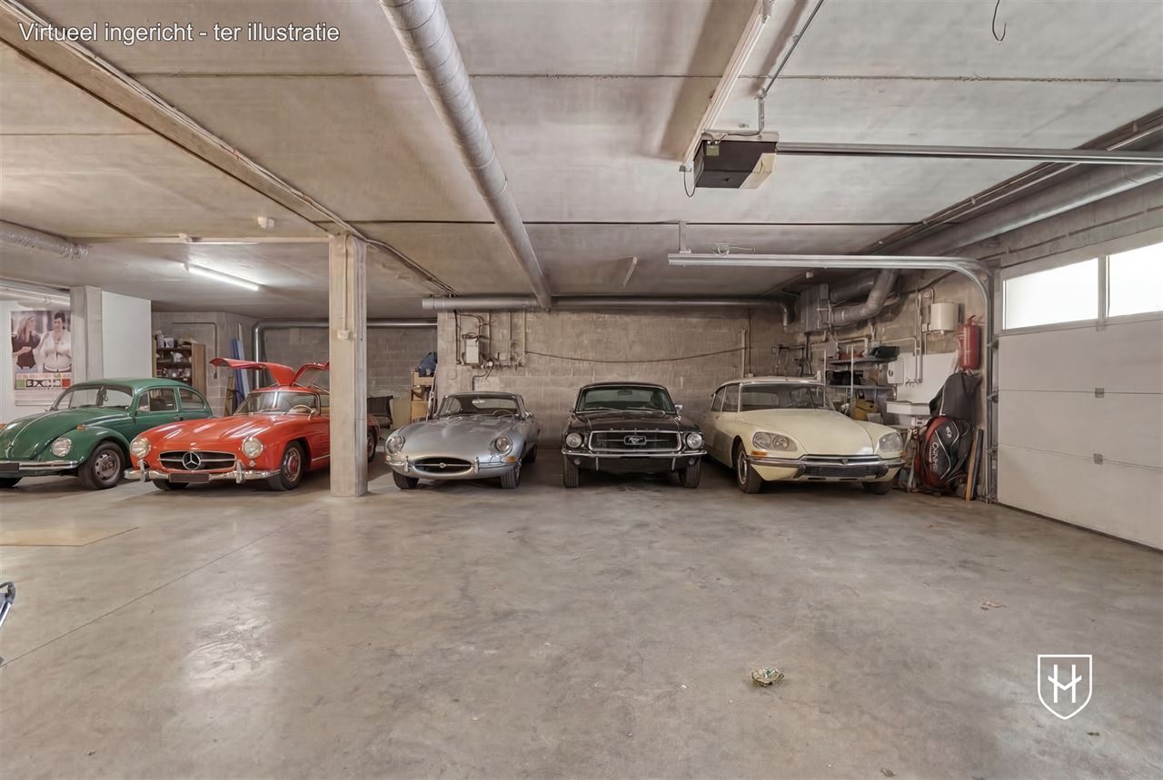 Architecturale villa met riante garage voor 10 wagens en binnenzwembad, op een schitterend perceel van 28a 89ca, prominent gelegen in vermaarde villawijk te Maasmechelen