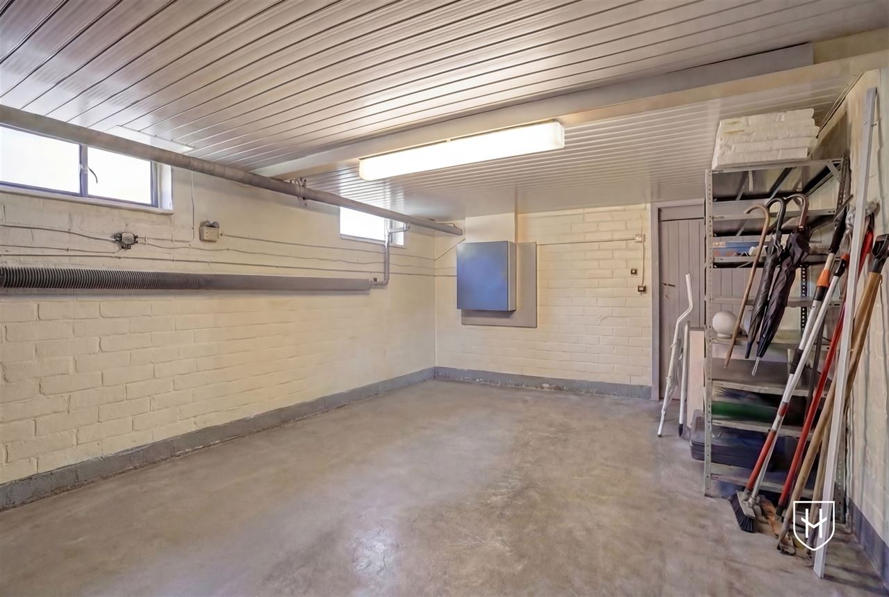 Goed onderhouden bungalowwoning met 3 slaapkamers, gelegen op een mooi perceel van maar liefst 10a 18ca, in een rustige en groene omgeving te Genk.