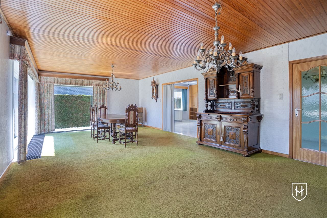 Goed onderhouden bungalowwoning met 3 slaapkamers, gelegen op een mooi perceel van maar liefst 10a 18ca, in een rustige en groene omgeving te Genk.
