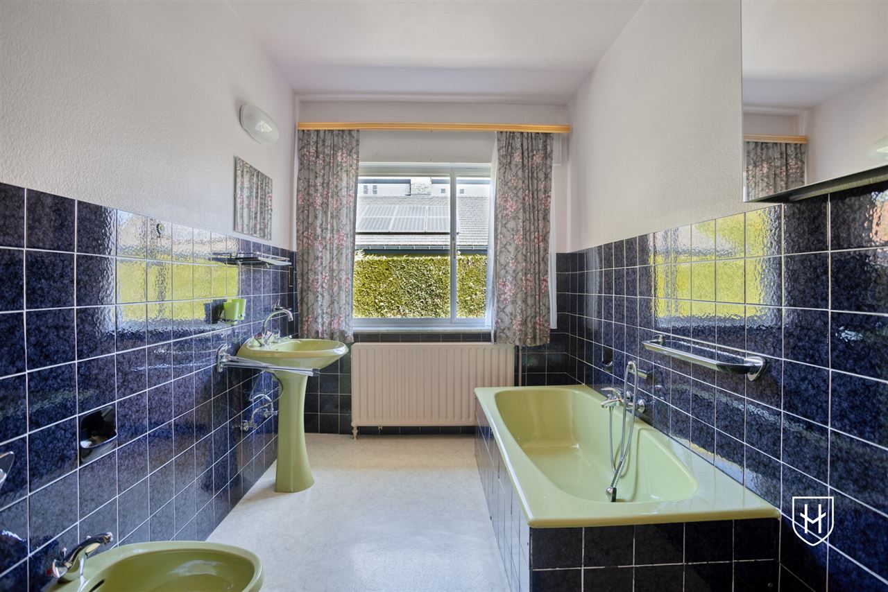 Goed onderhouden bungalowwoning met 3 slaapkamers, gelegen op een mooi perceel van maar liefst 10a 18ca, in een rustige en groene omgeving te Genk.