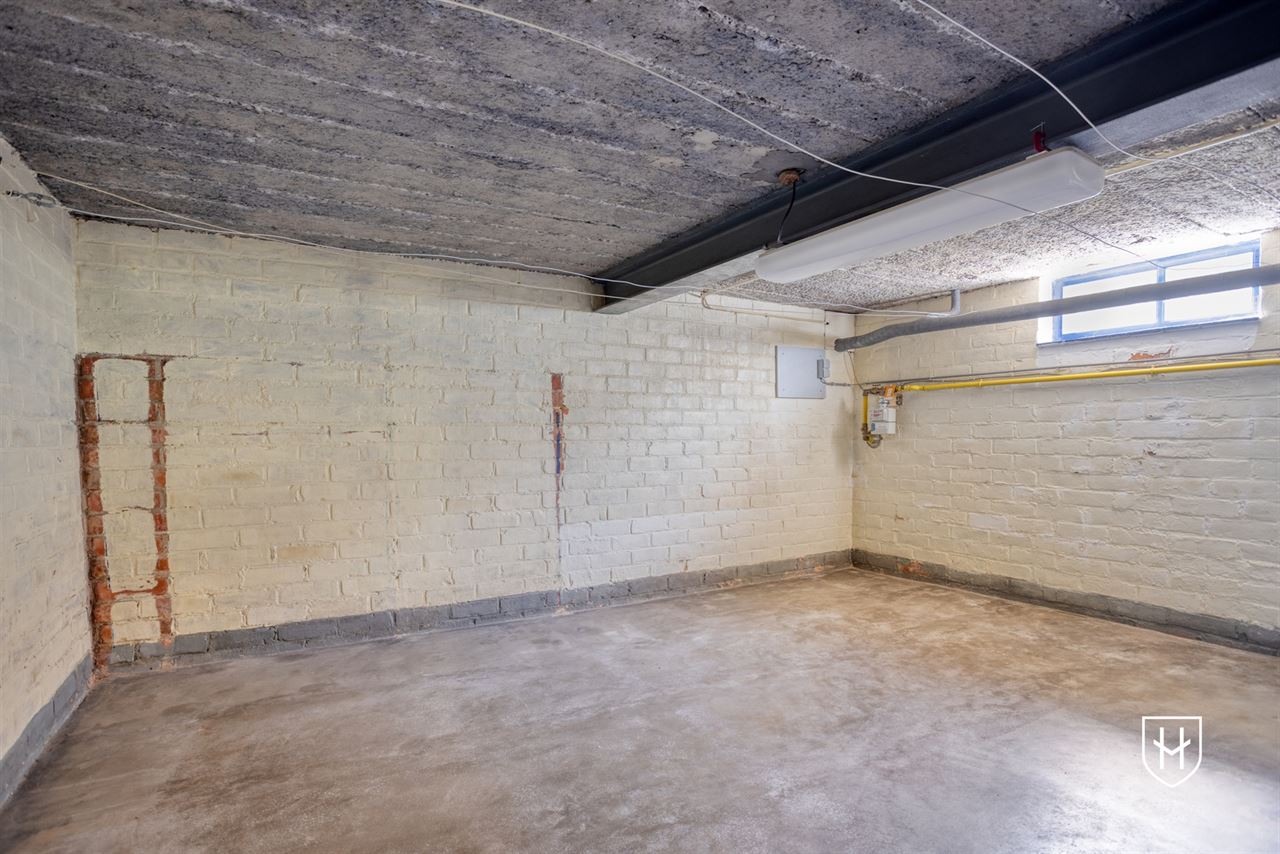 Goed onderhouden bungalowwoning met 3 slaapkamers, gelegen op een mooi perceel van maar liefst 10a 18ca, in een rustige en groene omgeving te Genk.