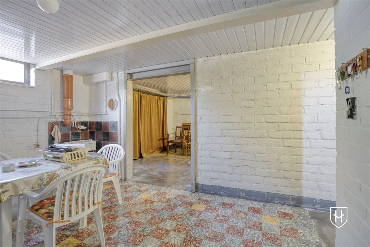Goed onderhouden bungalowwoning met 3 slaapkamers, gelegen op een mooi perceel van maar liefst 10a 18ca, in een rustige en groene omgeving te Genk.