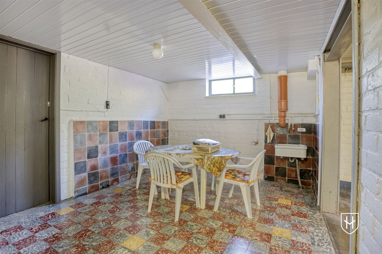 Goed onderhouden bungalowwoning met 3 slaapkamers, gelegen op een mooi perceel van maar liefst 10a 18ca, in een rustige en groene omgeving te Genk.