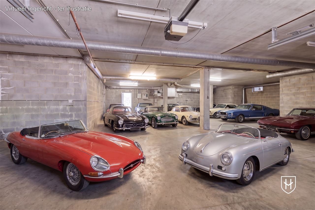 Architecturale villa met riante garage voor 10 wagens en binnenzwembad, op een schitterend perceel van 28a 89ca, prominent gelegen in vermaarde villawijk te Maasmechelen