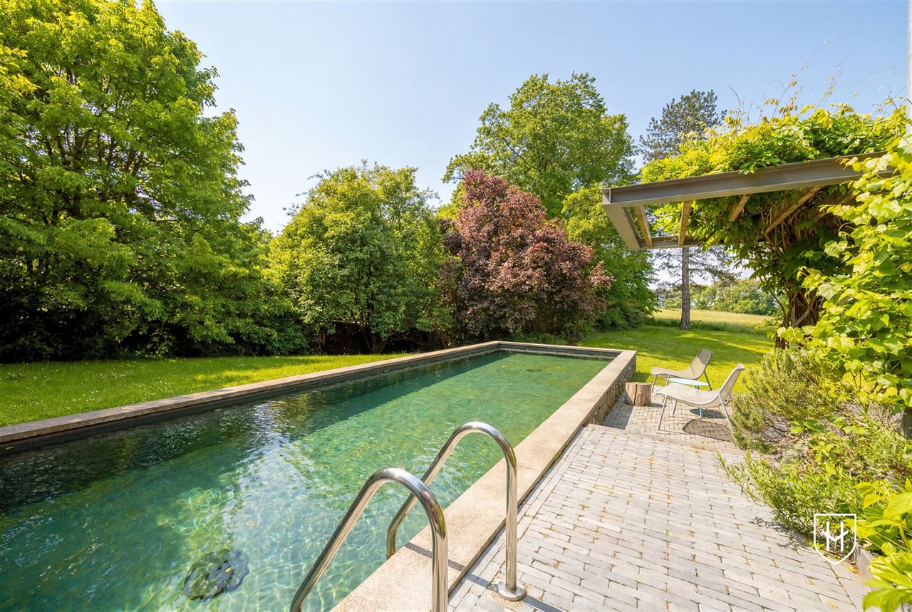 Historic mansion with guest house on a privileged location in an idyllic and natural setting in Visé