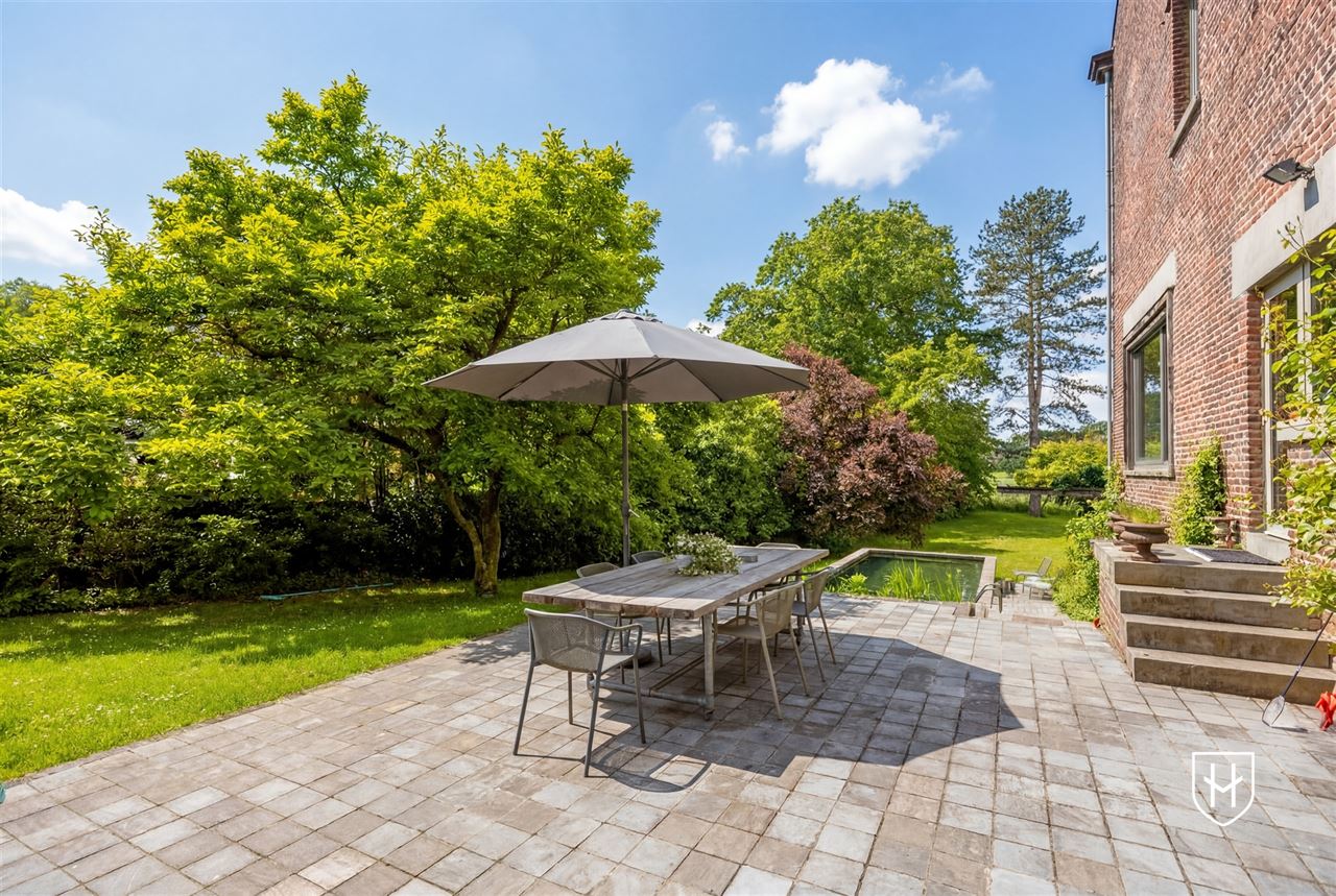 Historic mansion with guest house on a privileged location in an idyllic and natural setting in Visé