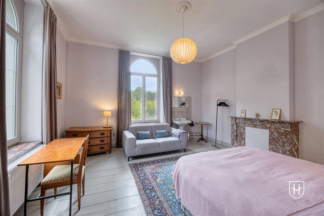 Historic mansion with guest house on a privileged location in an idyllic and natural setting in Visé