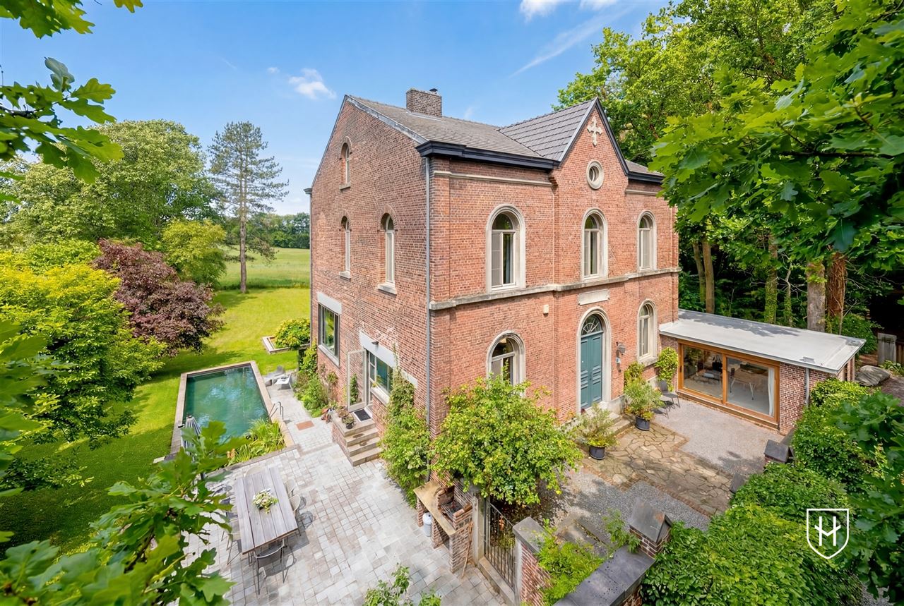 Historic mansion with guest house on a privileged location in an idyllic and natural setting in Visé