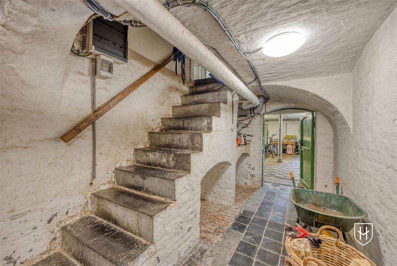 Historic mansion with guest house on a privileged location in an idyllic and natural setting in Visé