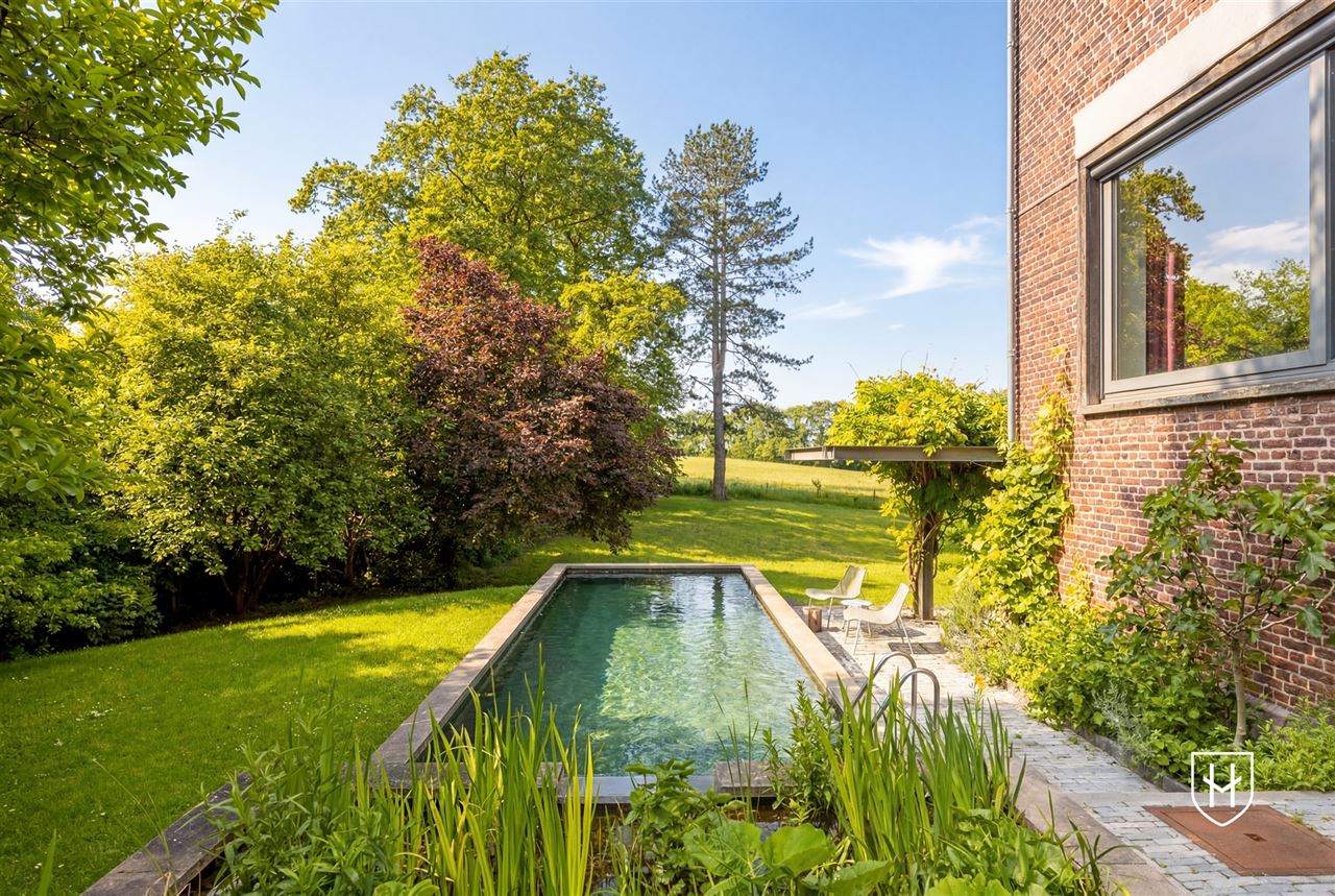 Historic mansion with guest house on a privileged location in an idyllic and natural setting in Visé