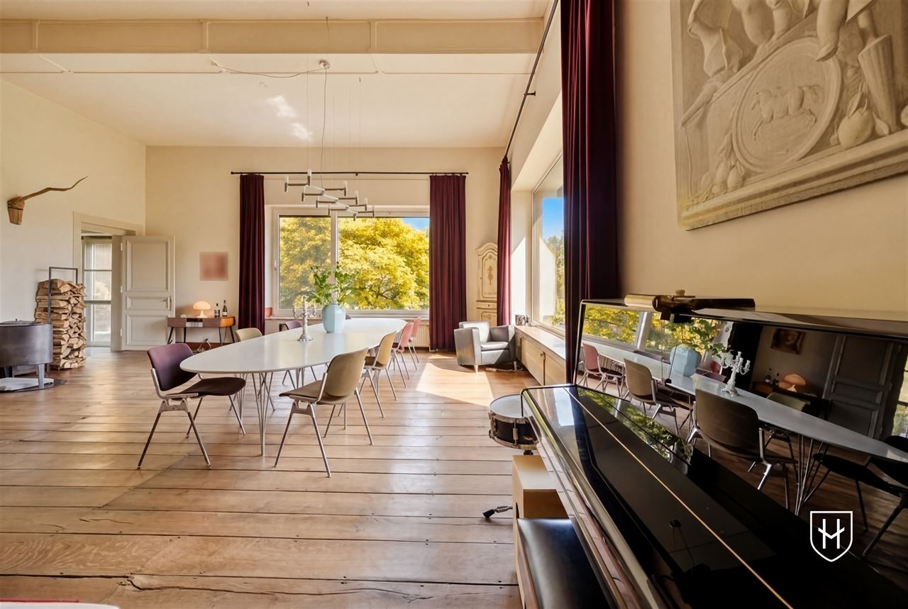 Historic mansion with guest house on a privileged location in an idyllic and natural setting in Visé