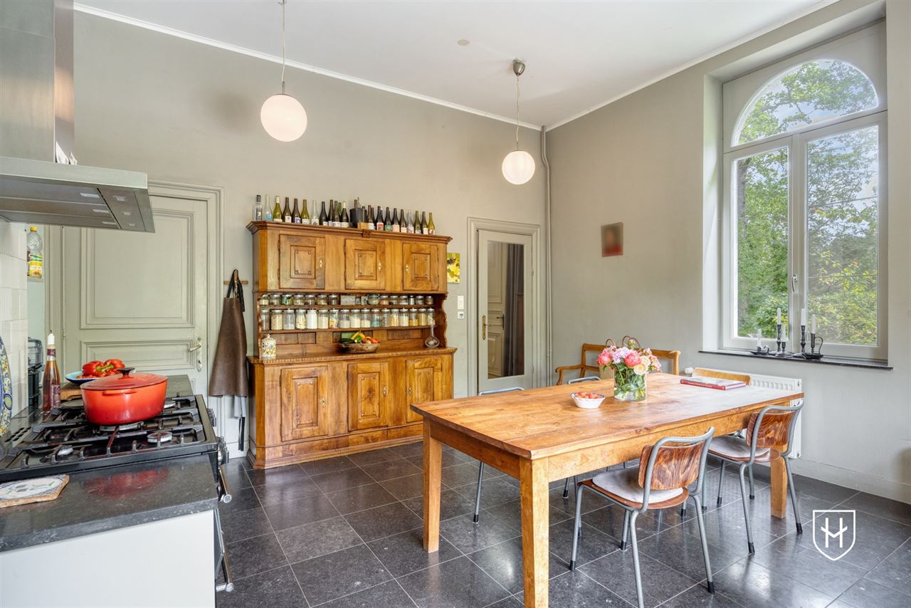 Historic mansion with guest house on a privileged location in an idyllic and natural setting in Visé