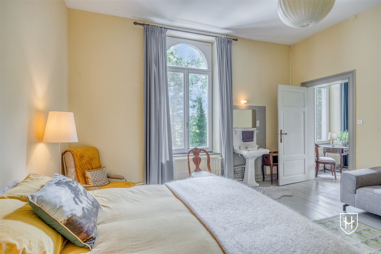 Historic mansion with guest house on a privileged location in an idyllic and natural setting in Visé