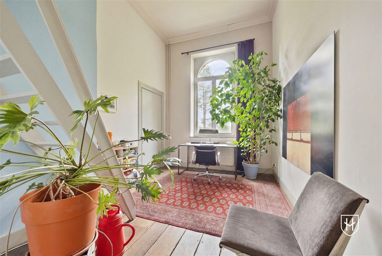 Historic mansion with guest house on a privileged location in an idyllic and natural setting in Visé