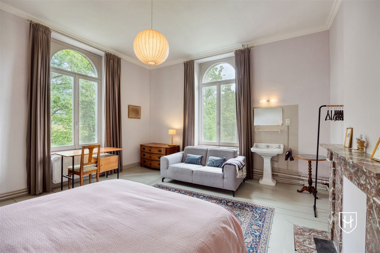 Historic mansion with guest house on a privileged location in an idyllic and natural setting in Visé