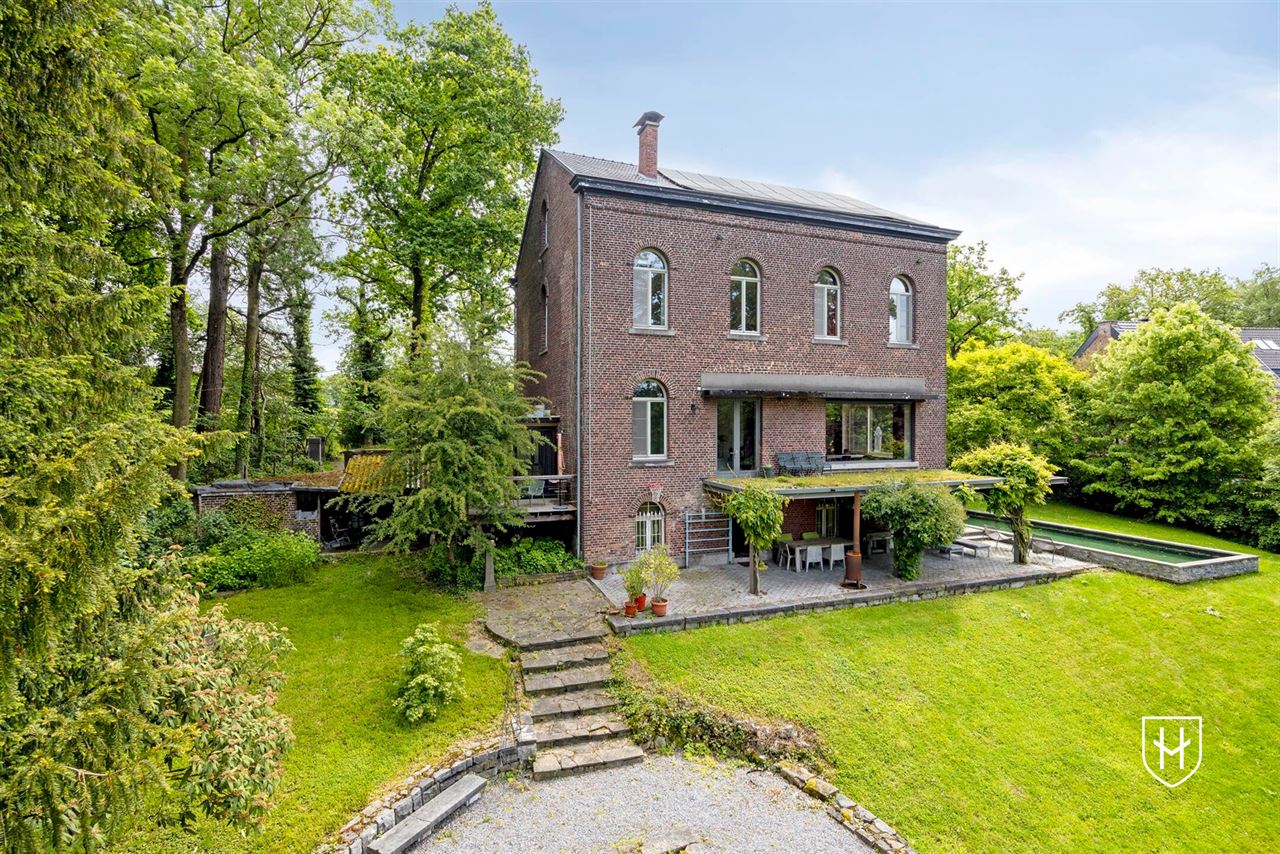 Historic mansion with guest house on a privileged location in an idyllic and natural setting in Visé