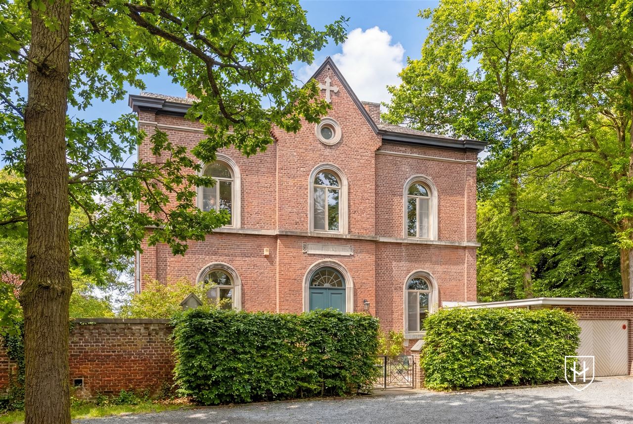 Historic mansion with guest house on a privileged location in an idyllic and natural setting in Visé