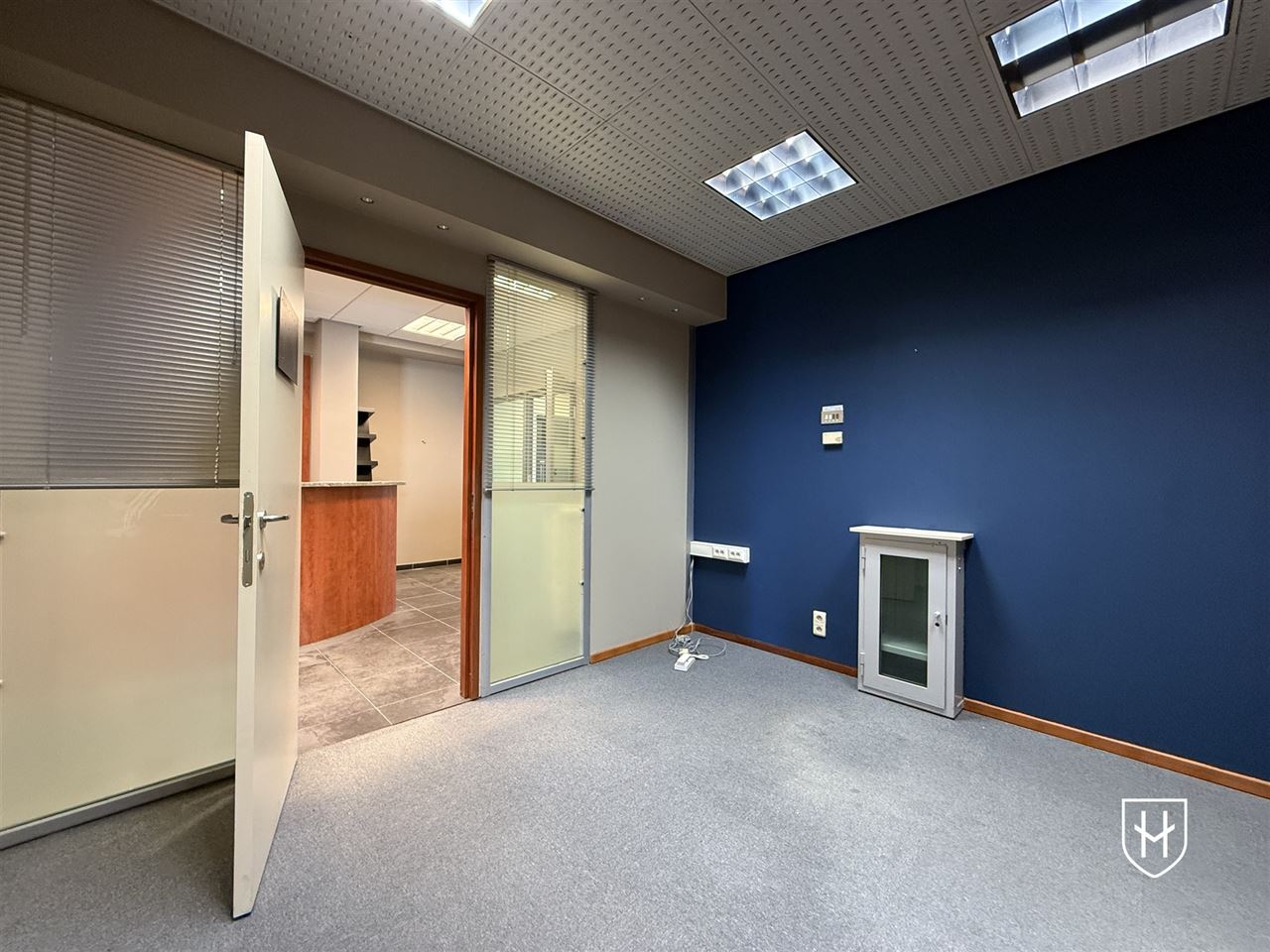 Praktijkruimte / Kantorencomplex 145 m2 op een absolute zichtlocatie in het centrum van Lanaken, tussen het Gemeenteplein en de Jan Rosierlaan.
