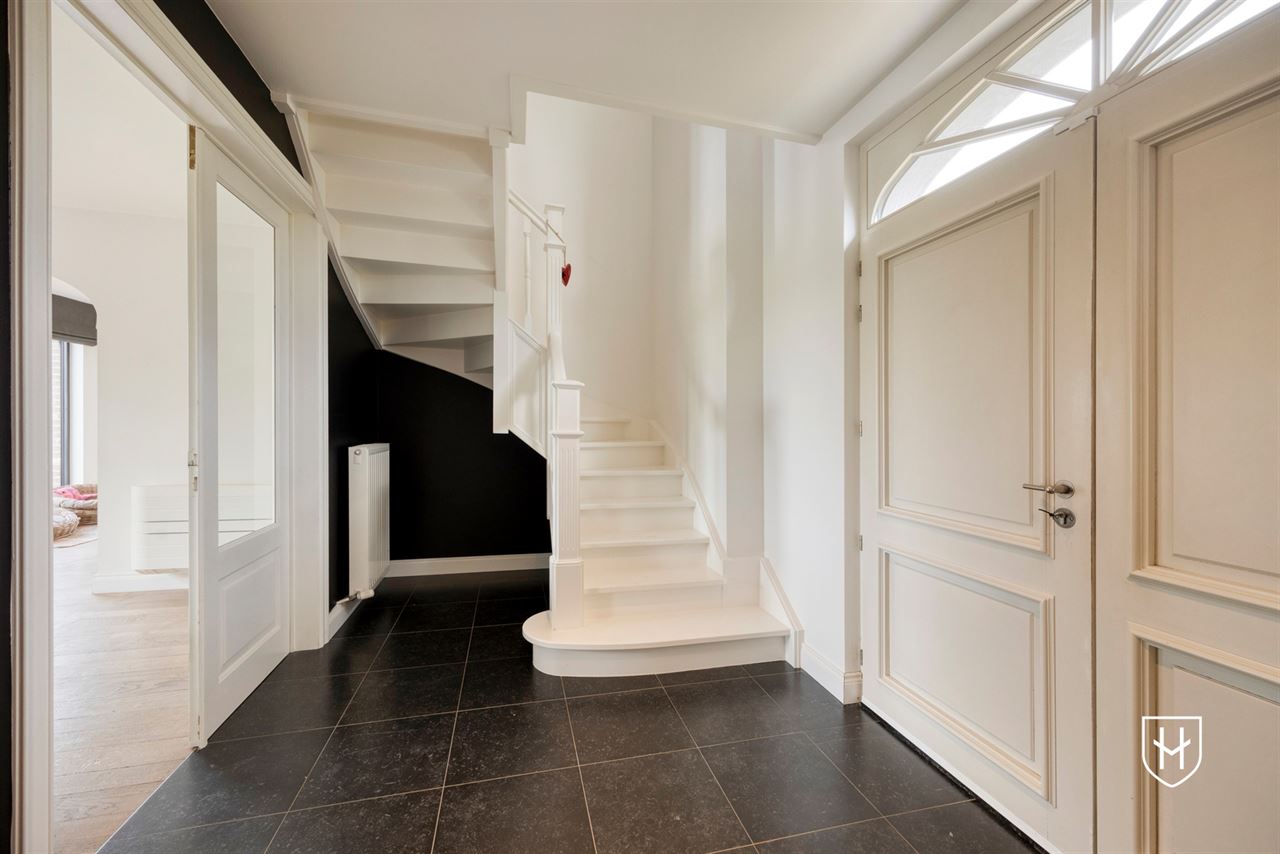 Manoir exclusif avec espace de pratique avec 4 chambres à coucher et vue imprenable dans un quartier résidentiel convoité près du centre de Tongres