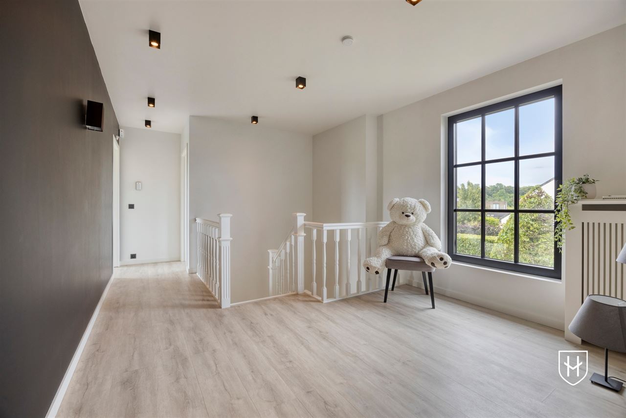Manoir exclusif avec espace de pratique avec 4 chambres à coucher et vue imprenable dans un quartier résidentiel convoité près du centre de Tongres