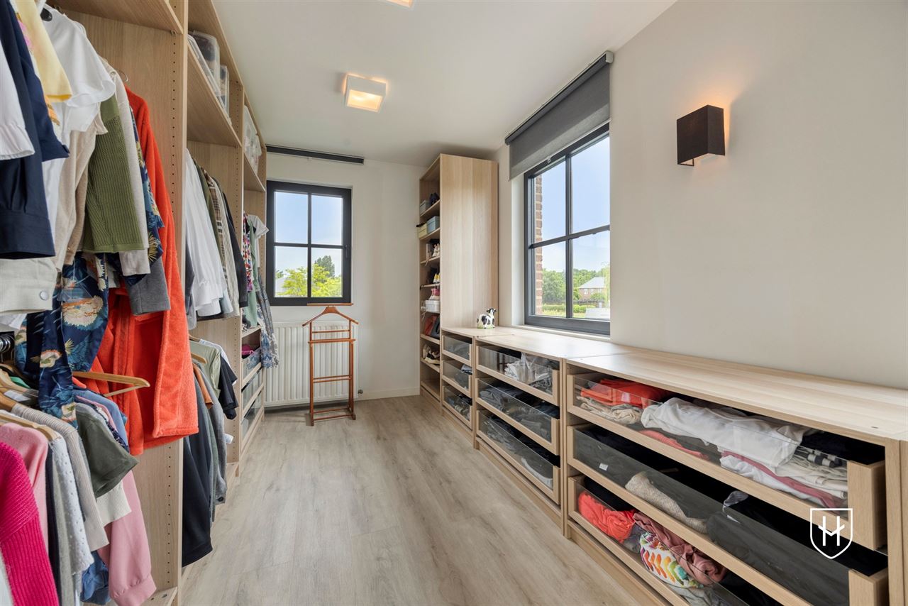 Manoir exclusif avec espace de pratique avec 4 chambres à coucher et vue imprenable dans un quartier résidentiel convoité près du centre de Tongres