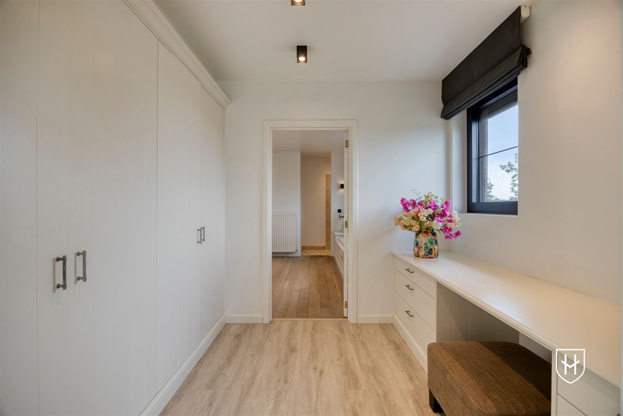Manoir exclusif avec espace de pratique avec 4 chambres à coucher et vue imprenable dans un quartier résidentiel convoité près du centre de Tongres