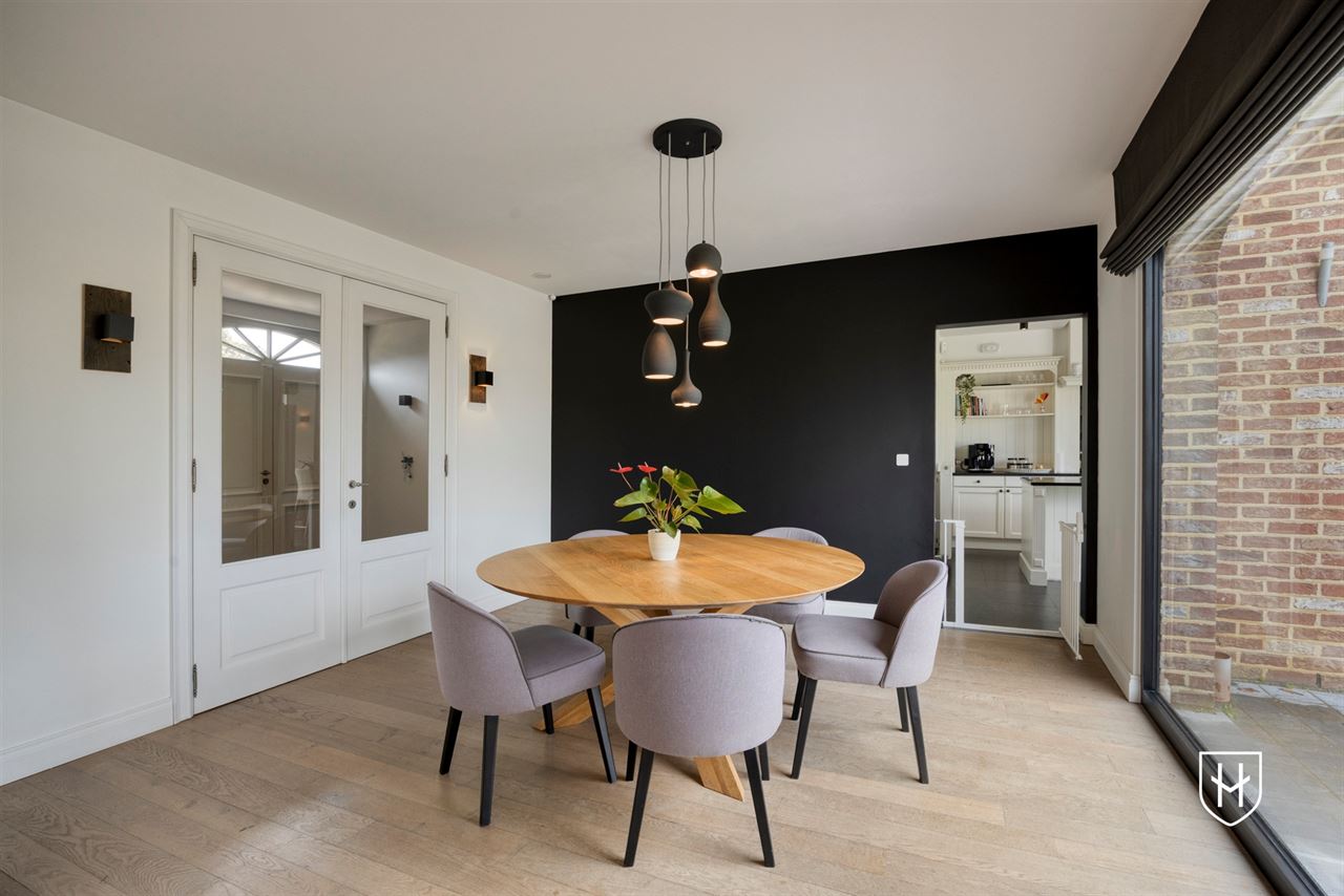 Manoir exclusif avec espace de pratique avec 4 chambres à coucher et vue imprenable dans un quartier résidentiel convoité près du centre de Tongres
