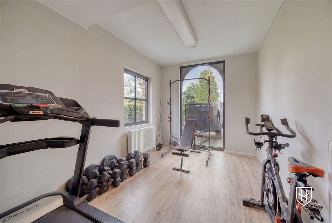 Manoir exclusif avec espace de pratique avec 4 chambres à coucher et vue imprenable dans un quartier résidentiel convoité près du centre de Tongres