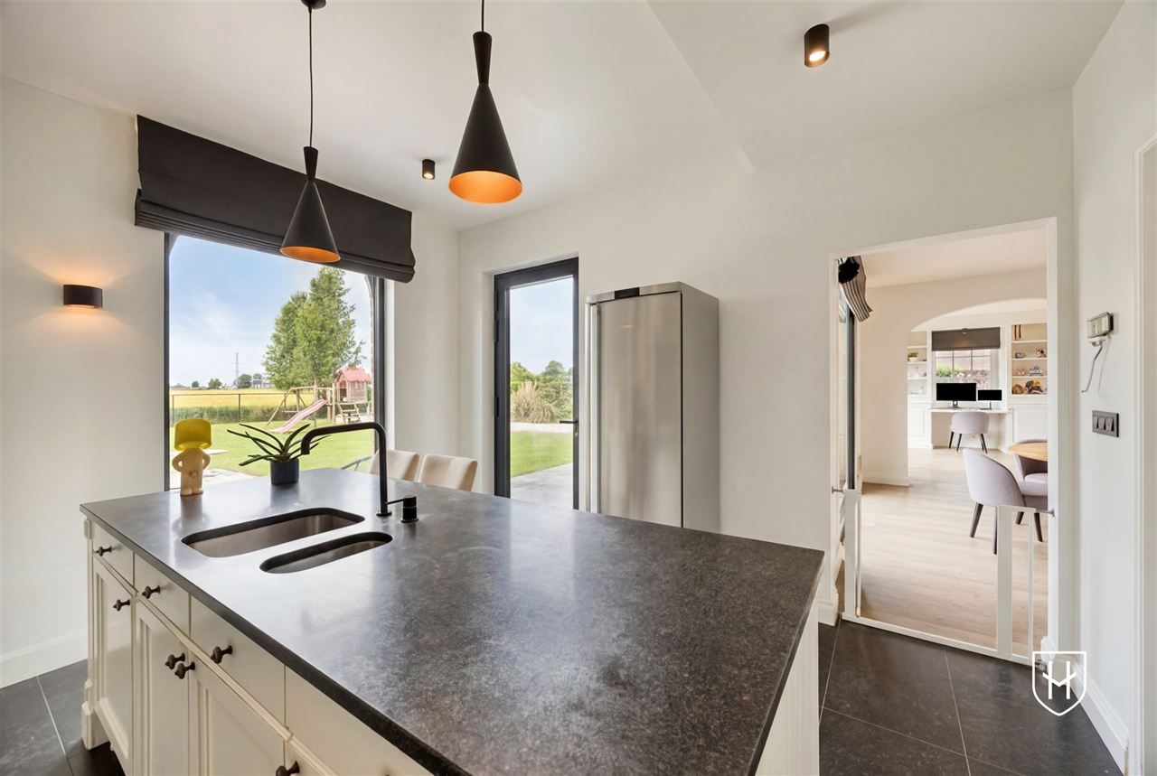 Manoir exclusif avec espace de pratique avec 4 chambres à coucher et vue imprenable dans un quartier résidentiel convoité près du centre de Tongres