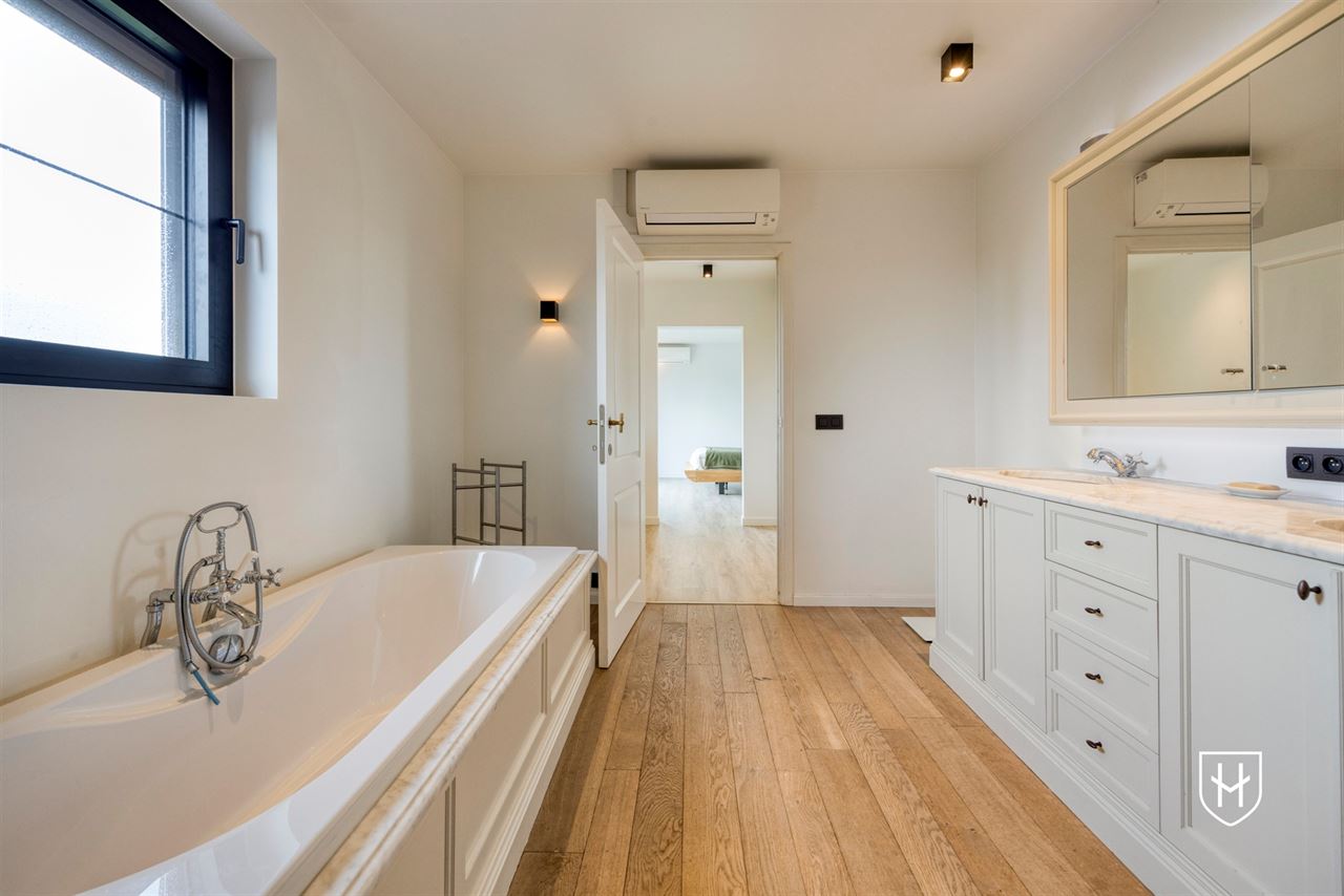 Manoir exclusif avec espace de pratique avec 4 chambres à coucher et vue imprenable dans un quartier résidentiel convoité près du centre de Tongres