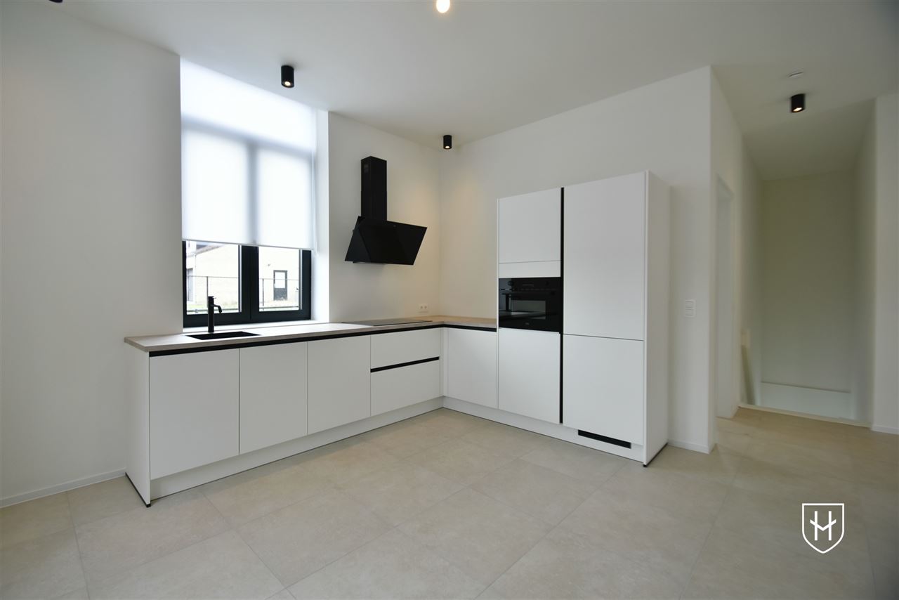 2 luxe appartementen met 3 slaapkamers en 2 badkamers, beide met eigen tuintje en terras, te Lanaken-Veldwezelt