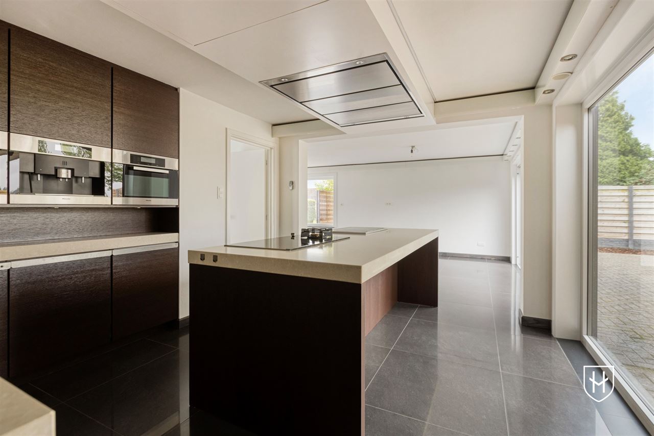 Luxueuze gemoderniseerde energiezuinige gezinswoning met 3 slaapkamers op een mooi perceel te Hamont-Achel