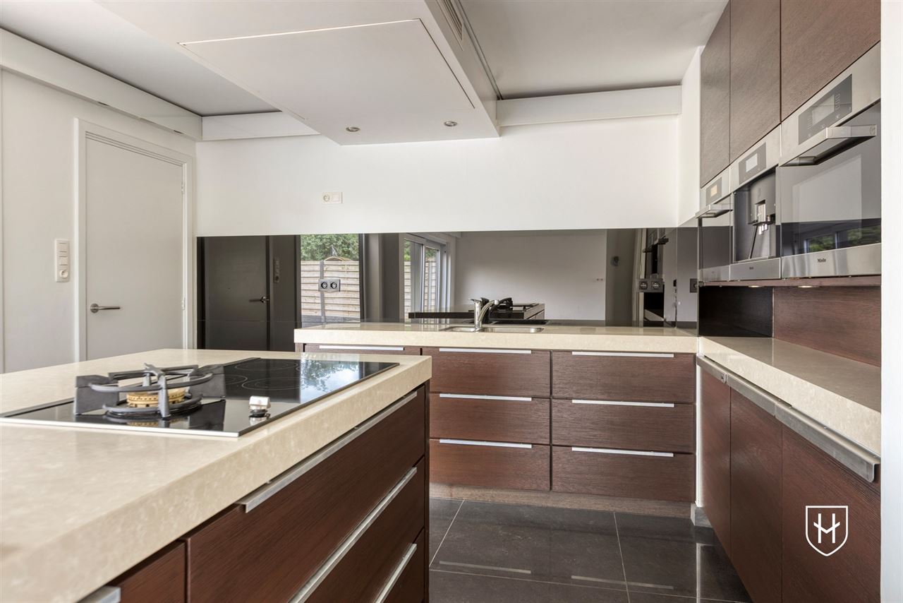 Luxueuze gemoderniseerde energiezuinige gezinswoning met 3 slaapkamers op een mooi perceel te Hamont-Achel