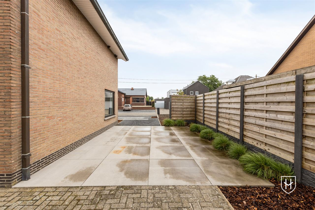 Luxueuze gemoderniseerde energiezuinige gezinswoning met 3 slaapkamers op een mooi perceel te Hamont-Achel