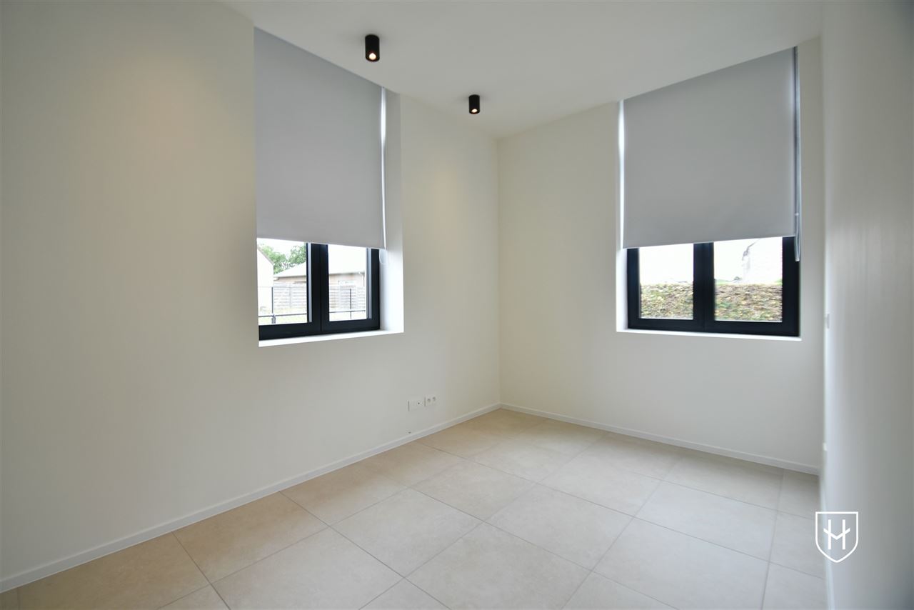 2 luxe appartementen met 3 slaapkamers en 2 badkamers, beide met eigen tuintje en terras, te Lanaken-Veldwezelt