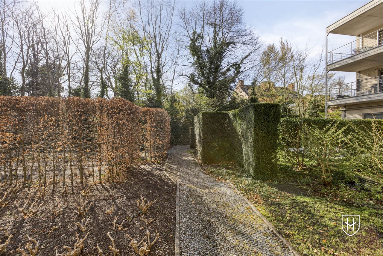 Modern en hedendaags hoekappartement met 2 slaapkamers en zicht op parktuin
