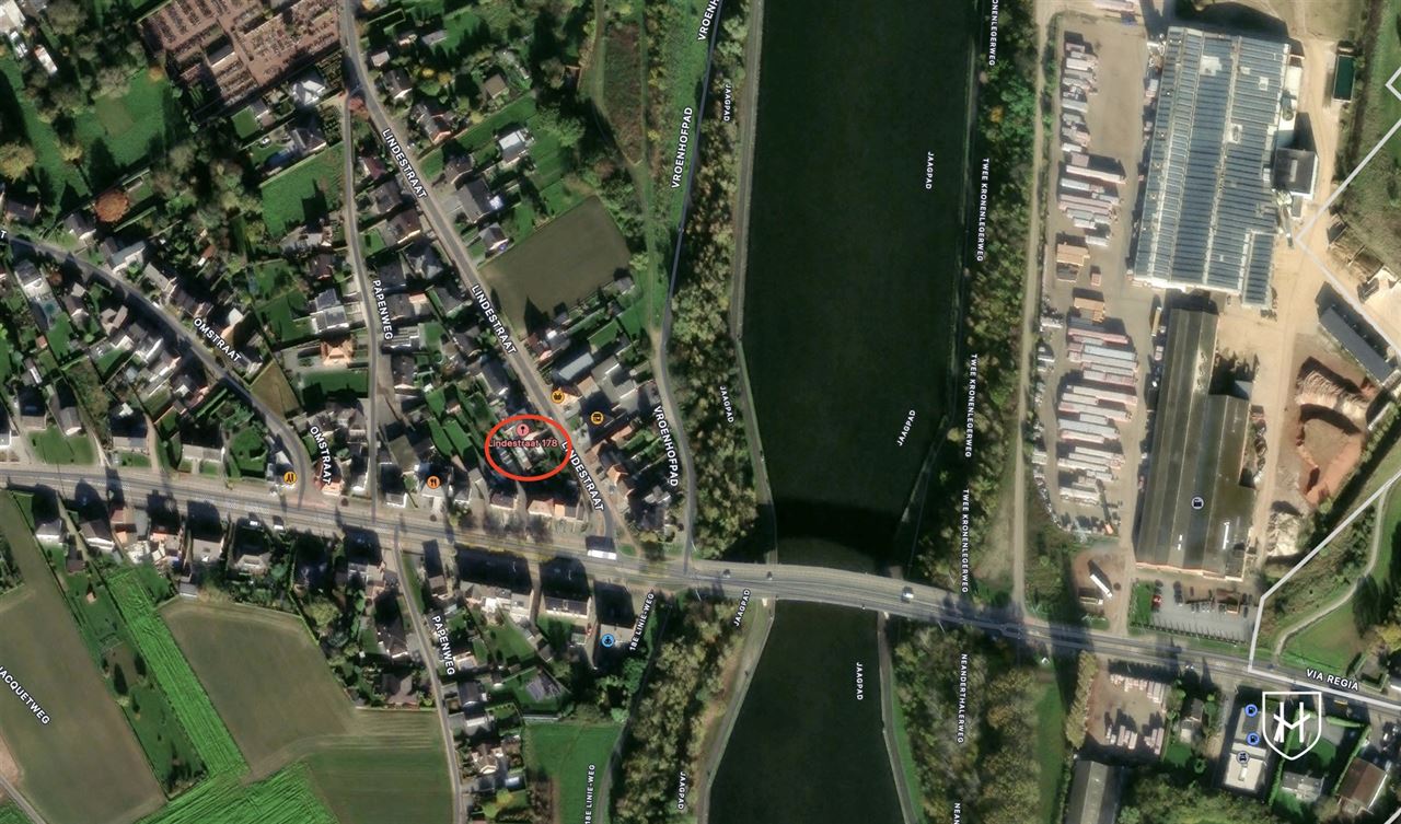 Goed onderhouden gezinswoning met 4 slaapkamers en zonnepanelen, gelegen in het geliefde kerkdorpje Veldwezelt, op steenworp afstand van Maastricht.