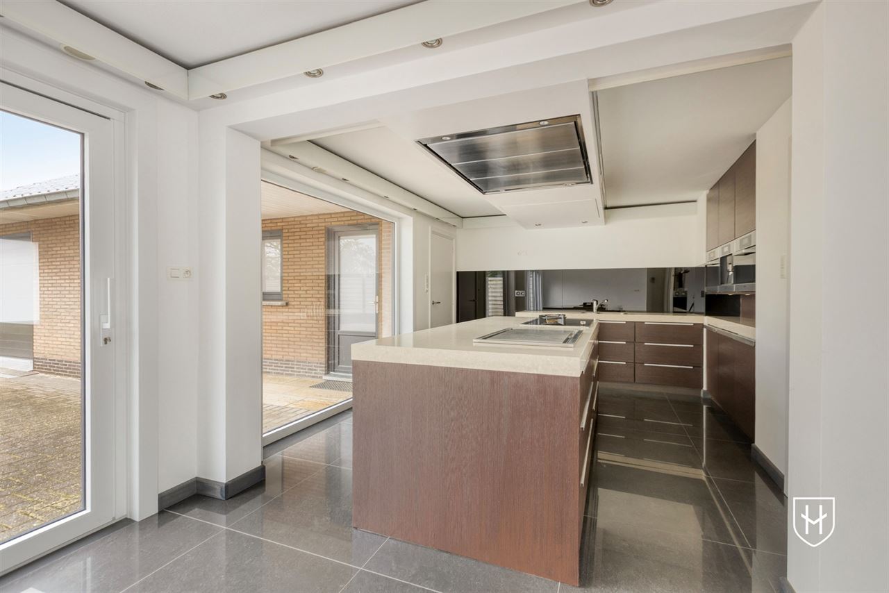 Luxueuze gemoderniseerde energiezuinige gezinswoning met 3 slaapkamers op een mooi perceel te Hamont-Achel