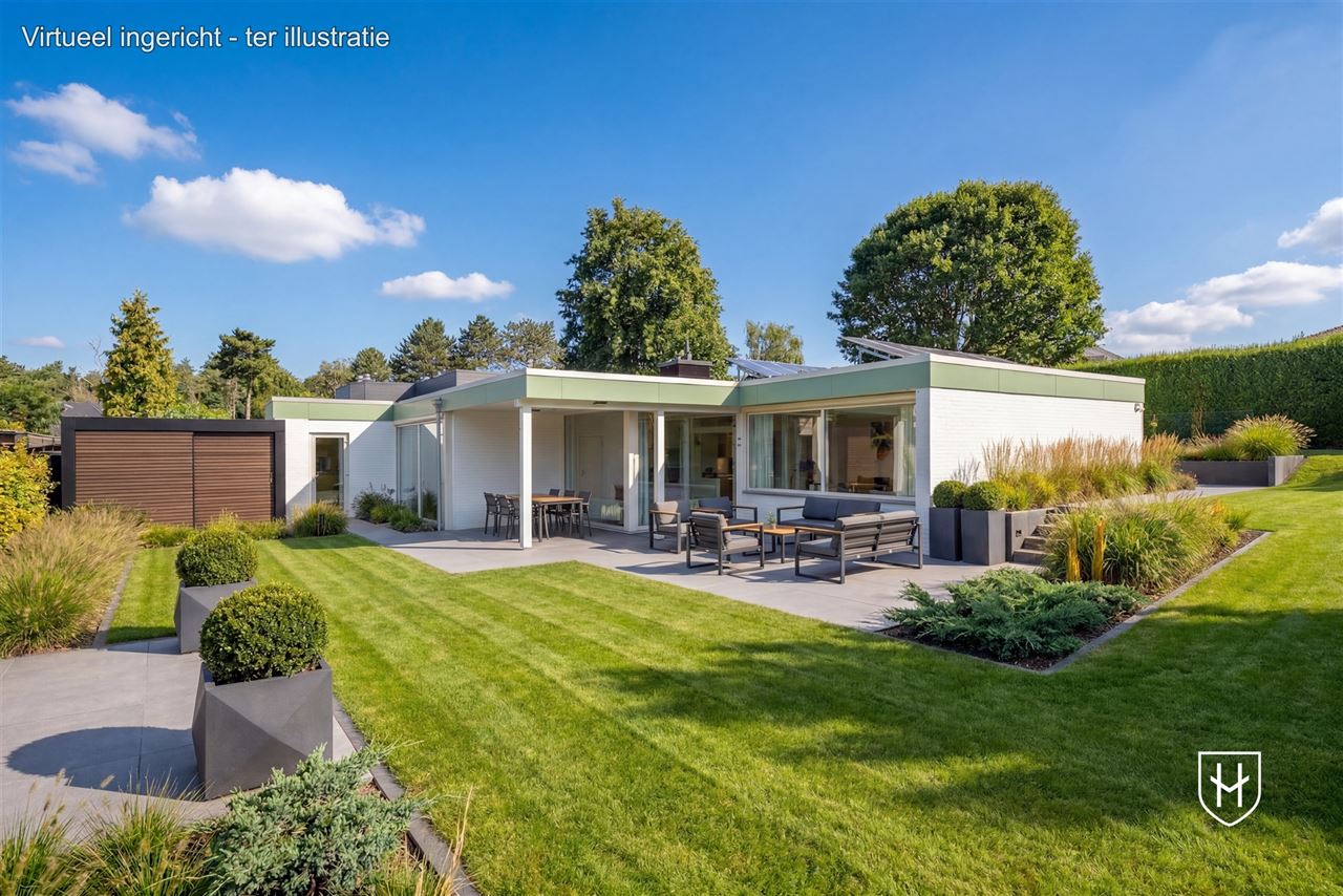 Karaktervolle modernistische bungalow van architect Lode Vandenbroek met 4 slaapkamers op een geliefde locatie te Lommel