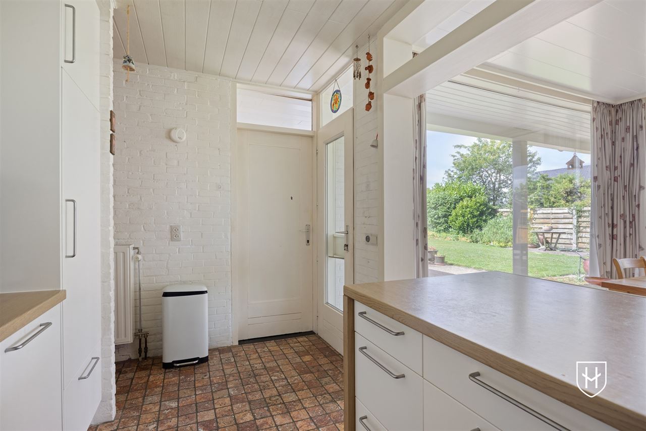 Karaktervolle modernistische bungalow van architect Lode Vandenbroek met 4 slaapkamers op een geliefde locatie te Lommel